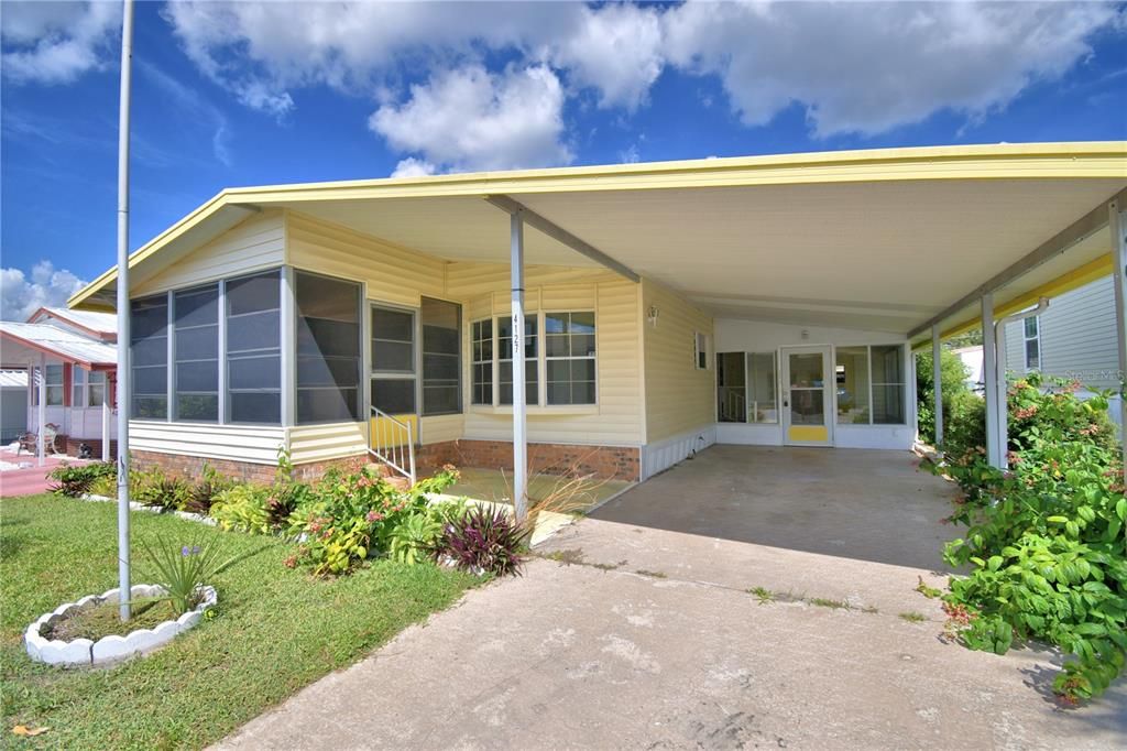 For Sale: $99,000 (2 beds, 2 baths, 1035 Square Feet)