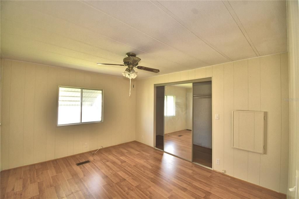 For Sale: $99,000 (2 beds, 2 baths, 1035 Square Feet)