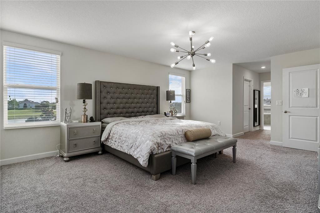 Под контрактом: $508,000 (5 спален, 3 ванн, 3282 Квадратных фут)