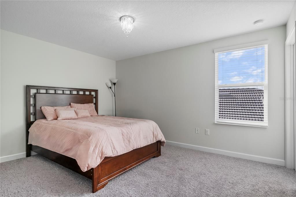 Под контрактом: $508,000 (5 спален, 3 ванн, 3282 Квадратных фут)