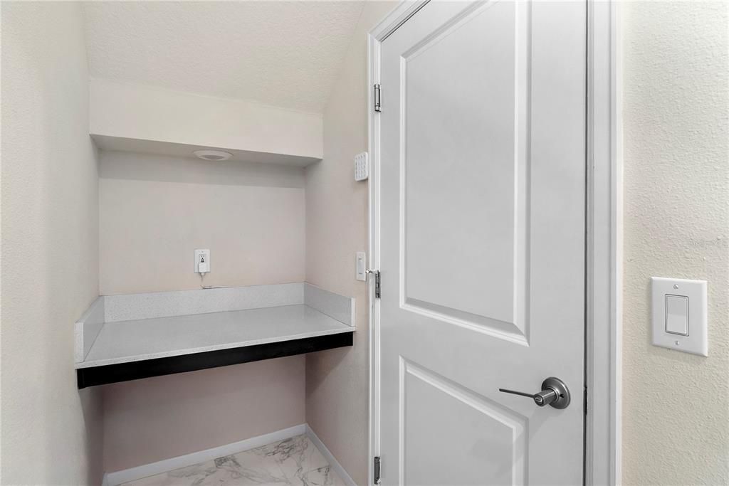 Под контрактом: $508,000 (5 спален, 3 ванн, 3282 Квадратных фут)