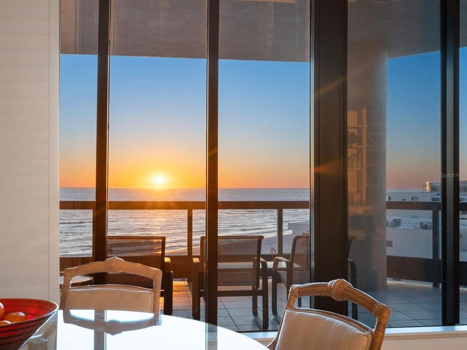 For Sale: $2,995,000 (3 beds, 4 baths, 3054 Square Feet)