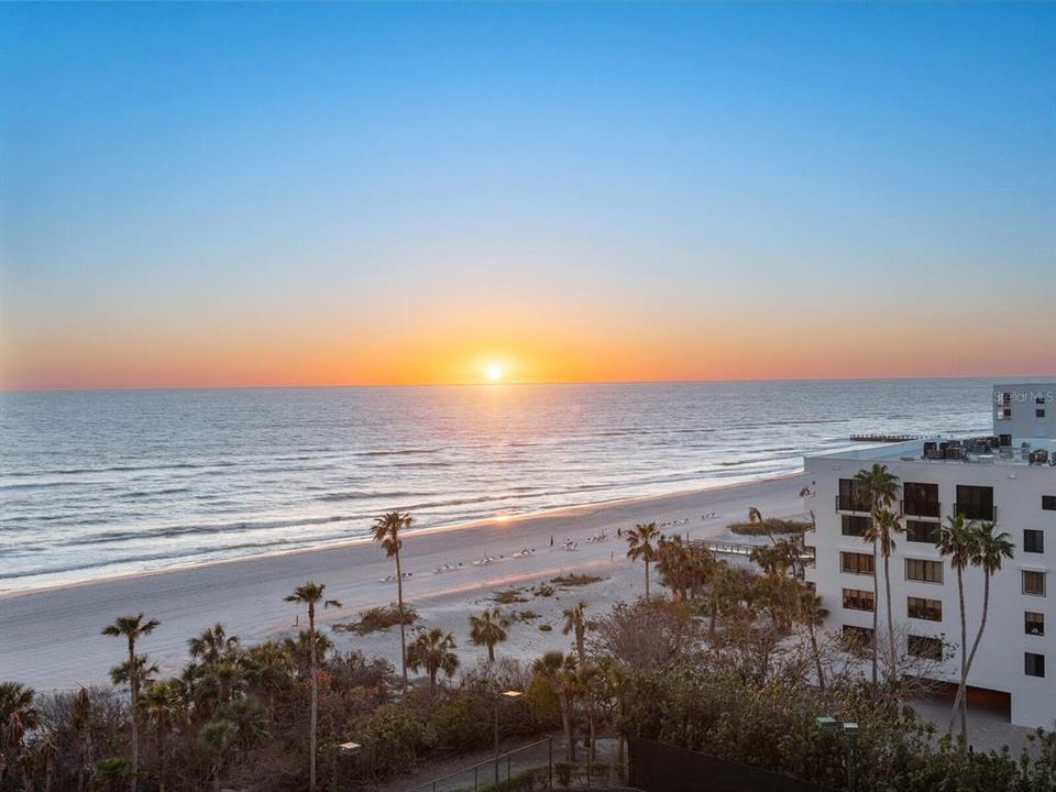 For Sale: $2,995,000 (3 beds, 4 baths, 3054 Square Feet)