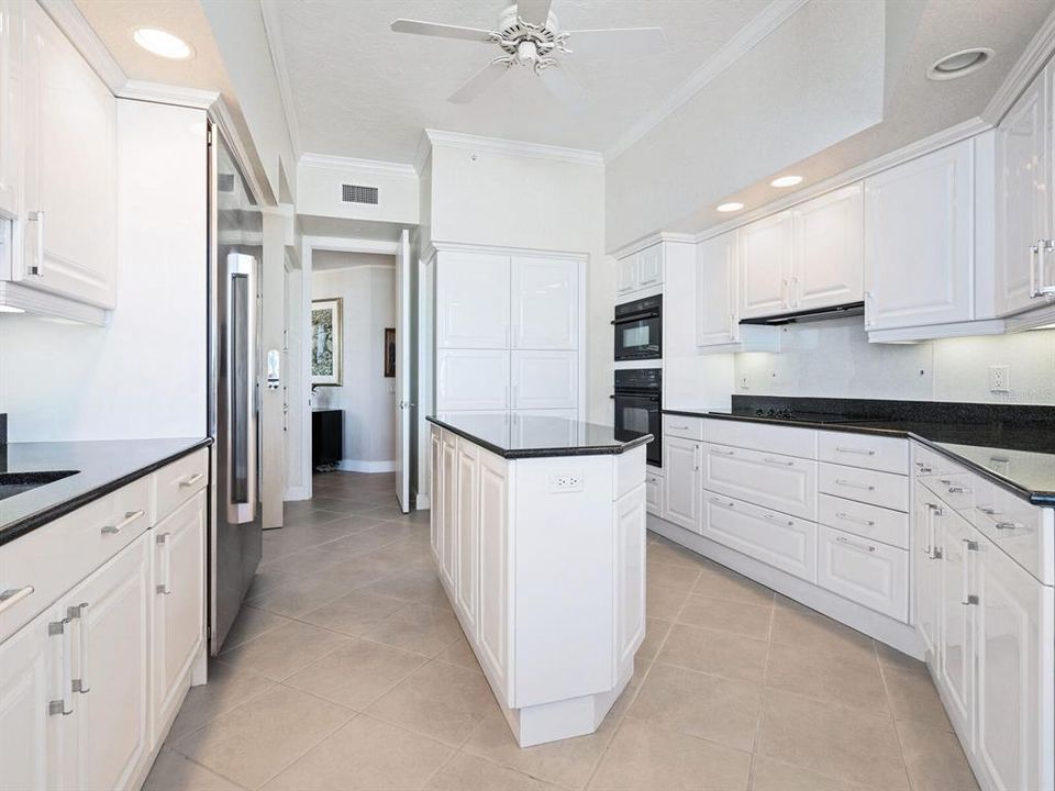 For Sale: $2,995,000 (3 beds, 4 baths, 3054 Square Feet)