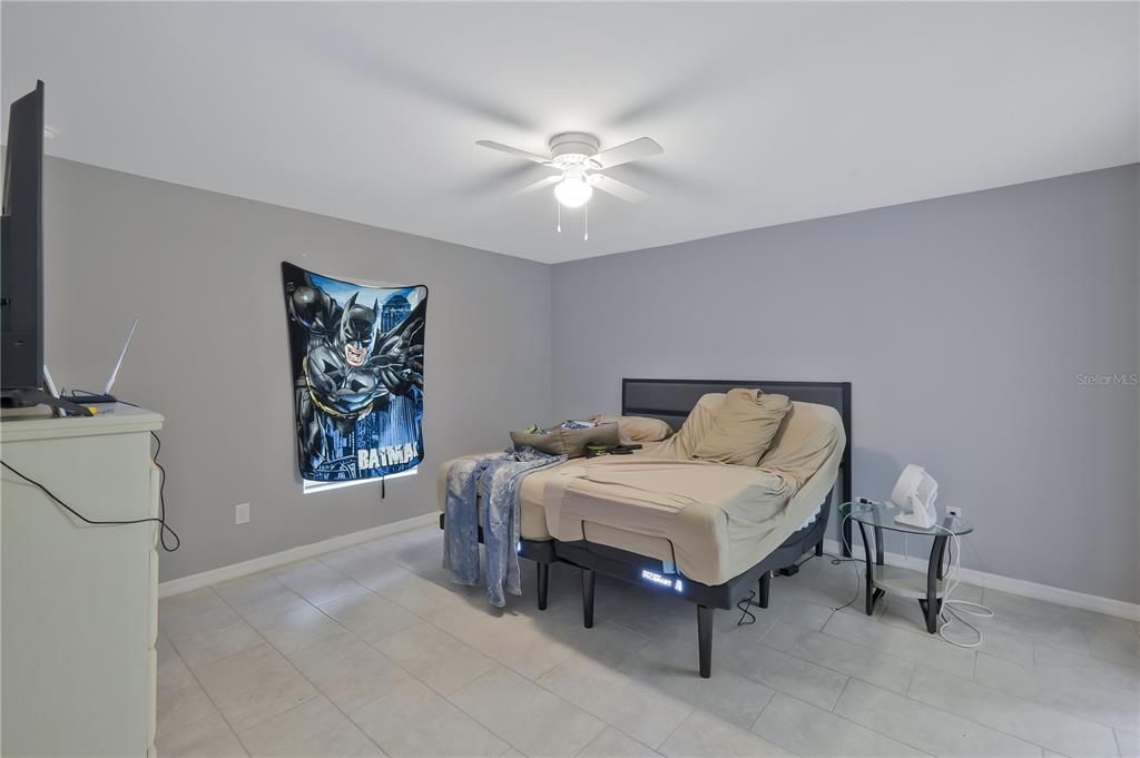 For Sale: $529,900 (6 beds, 0 baths, 2400 Square Feet)