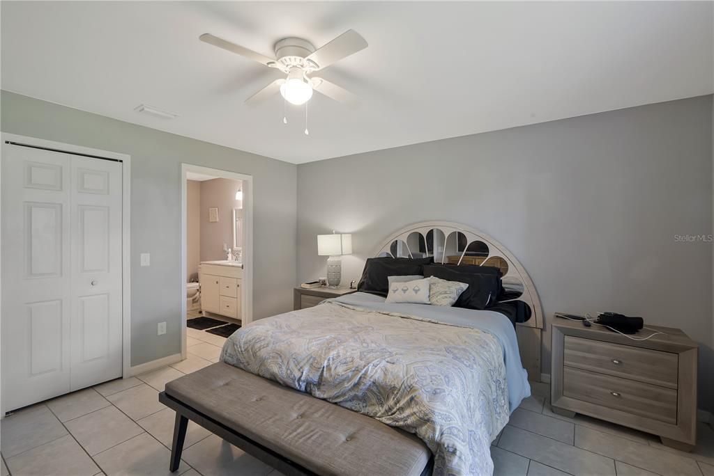 For Sale: $529,900 (6 beds, 0 baths, 2400 Square Feet)