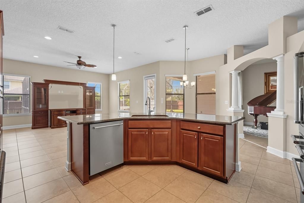 For Sale: $675,000 (4 beds, 3 baths, 3257 Square Feet)