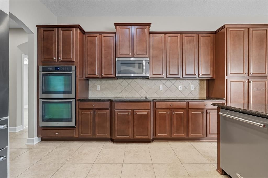 For Sale: $675,000 (4 beds, 3 baths, 3257 Square Feet)