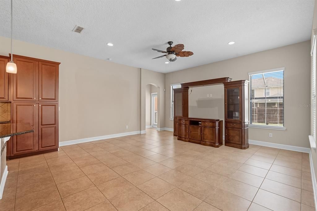 For Sale: $675,000 (4 beds, 3 baths, 3257 Square Feet)