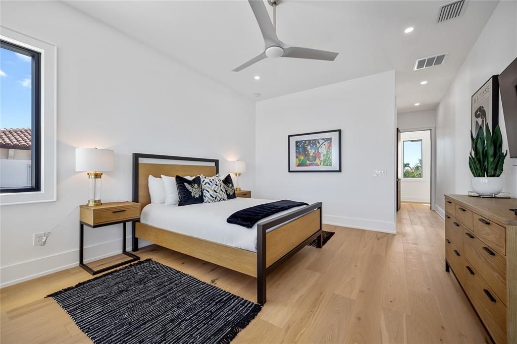 На продажу: $7,950,000 (4 спален, 4 ванн, 4511 Квадратных фут)