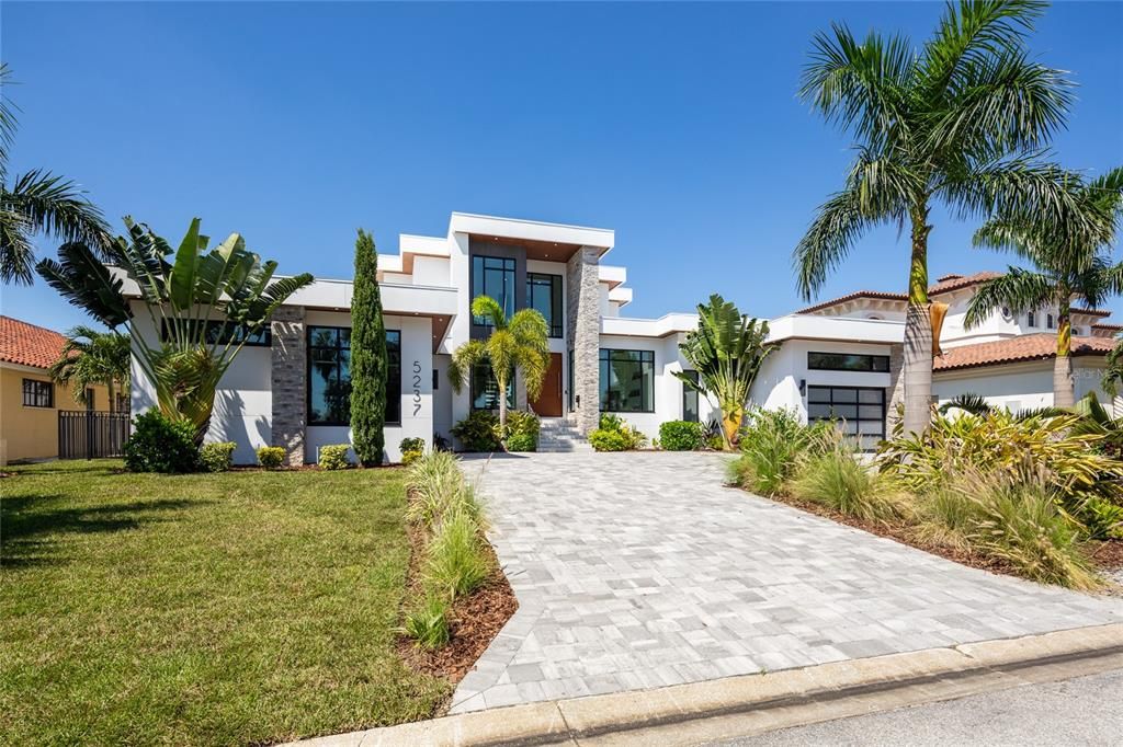 На продажу: $7,950,000 (4 спален, 4 ванн, 4511 Квадратных фут)