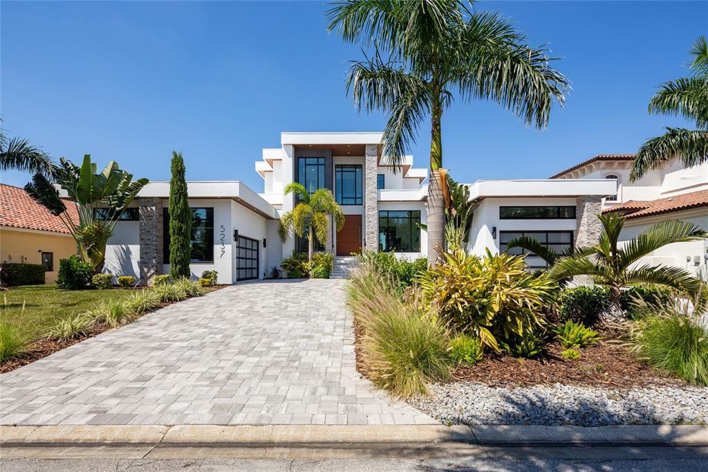 На продажу: $7,950,000 (4 спален, 4 ванн, 4511 Квадратных фут)