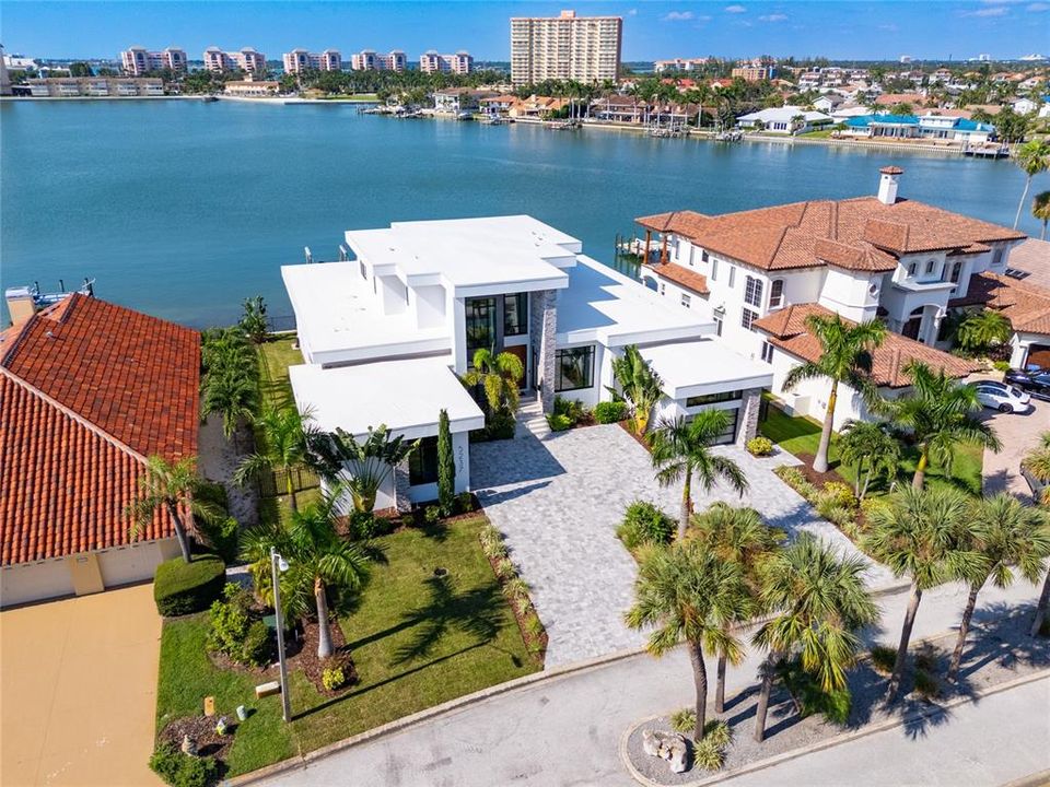 На продажу: $7,950,000 (4 спален, 4 ванн, 4511 Квадратных фут)