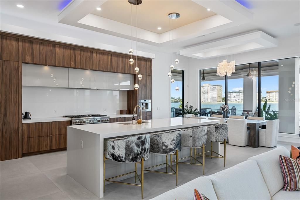 На продажу: $7,950,000 (4 спален, 4 ванн, 4511 Квадратных фут)