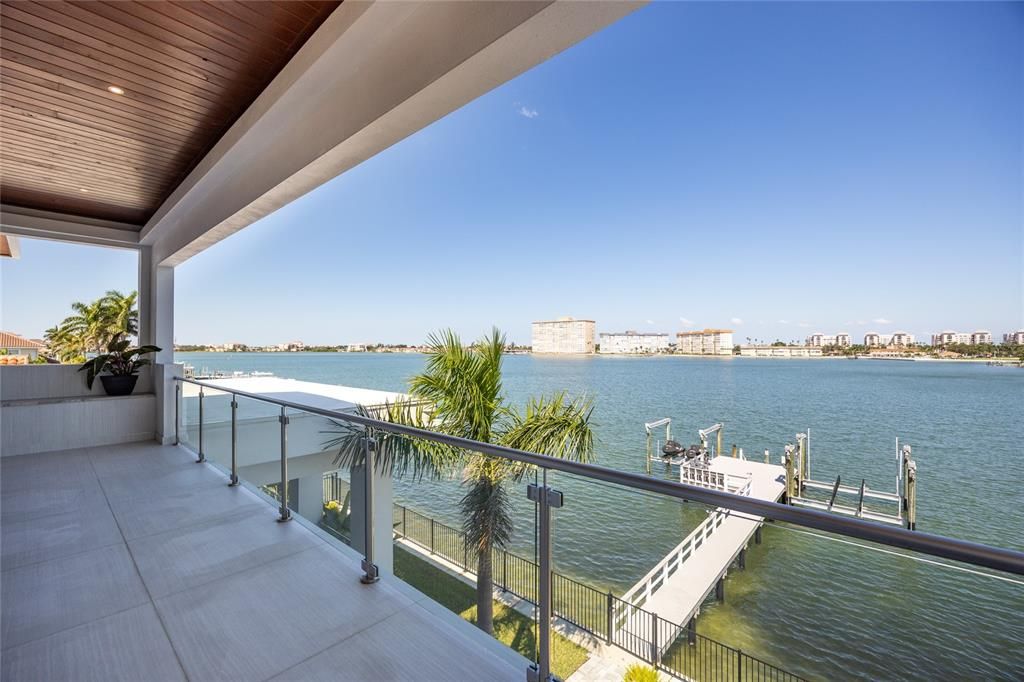 На продажу: $7,950,000 (4 спален, 4 ванн, 4511 Квадратных фут)