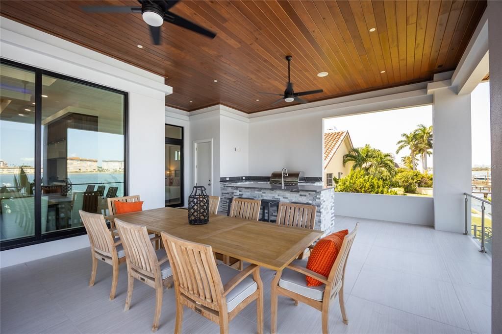 На продажу: $7,950,000 (4 спален, 4 ванн, 4511 Квадратных фут)