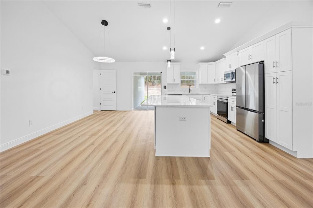 Activo con contrato: $380,000 (3 camas, 2 baños, 1520 Pies cuadrados)