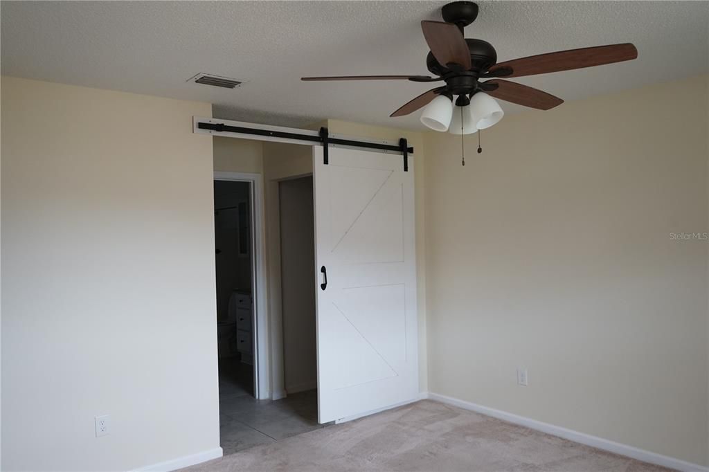 合同活跃: $230,000 (2 贝兹, 2 浴室, 1642 平方英尺)