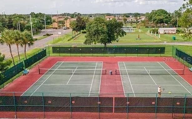 合同活跃: $230,000 (2 贝兹, 2 浴室, 1642 平方英尺)