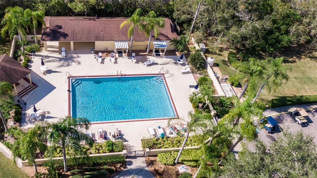 合同活跃: $230,000 (2 贝兹, 2 浴室, 1642 平方英尺)