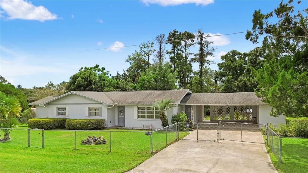 最近售出: $249,900 (3 贝兹, 2 浴室, 1927 平方英尺)