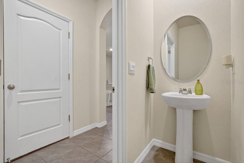 For Sale: $299,000 (3 beds, 2 baths, 1656 Square Feet)