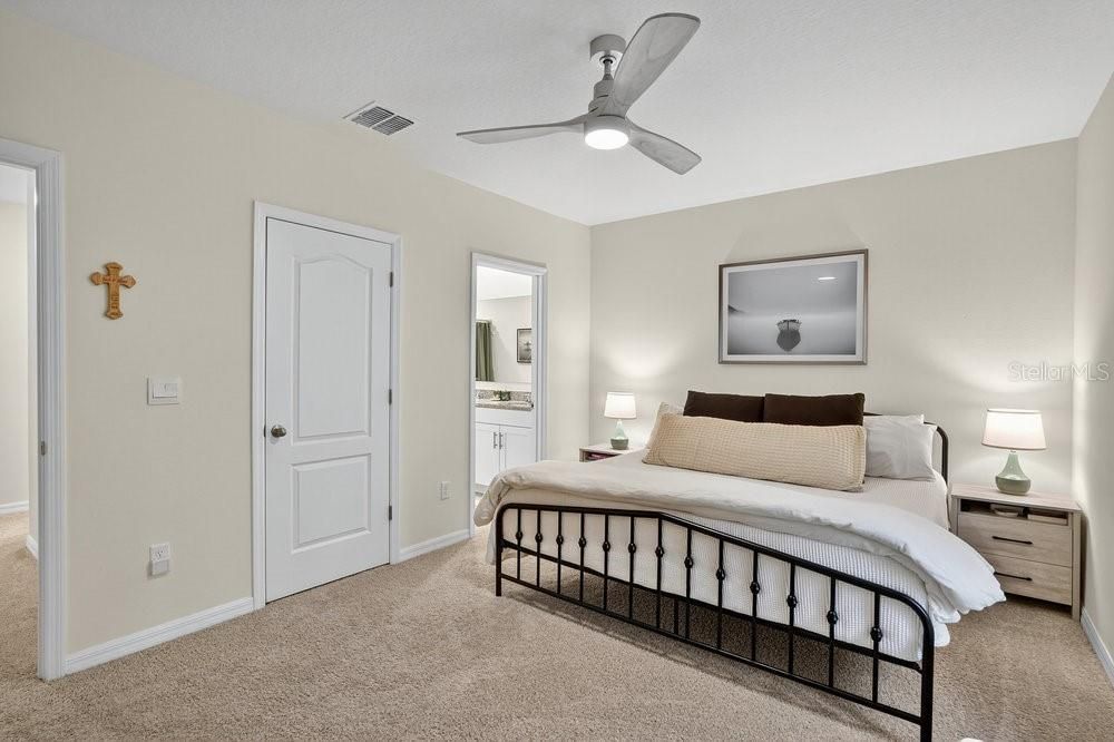 For Sale: $299,000 (3 beds, 2 baths, 1656 Square Feet)