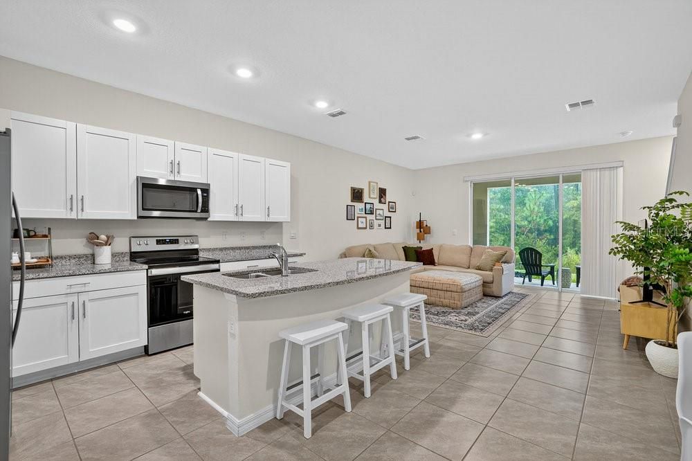 For Sale: $299,000 (3 beds, 2 baths, 1656 Square Feet)