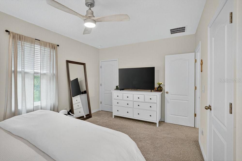 For Sale: $299,000 (3 beds, 2 baths, 1656 Square Feet)