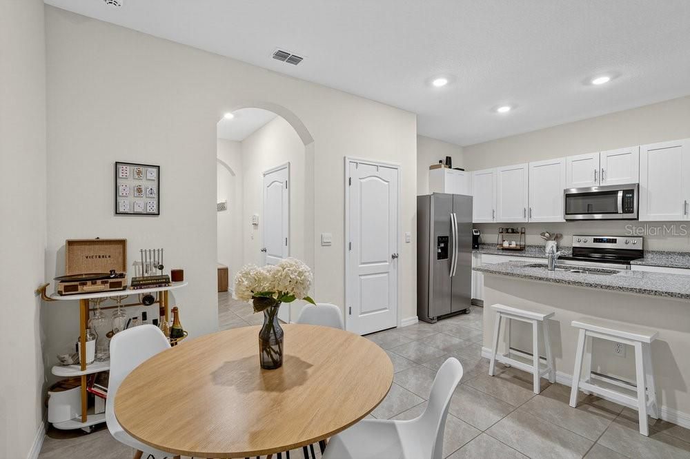 For Sale: $299,000 (3 beds, 2 baths, 1656 Square Feet)