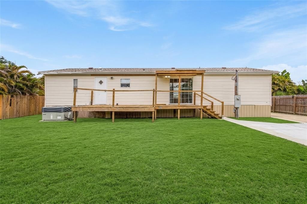Active With Contract: $169,900 (3 beds, 2 baths, 1344 Square Feet)