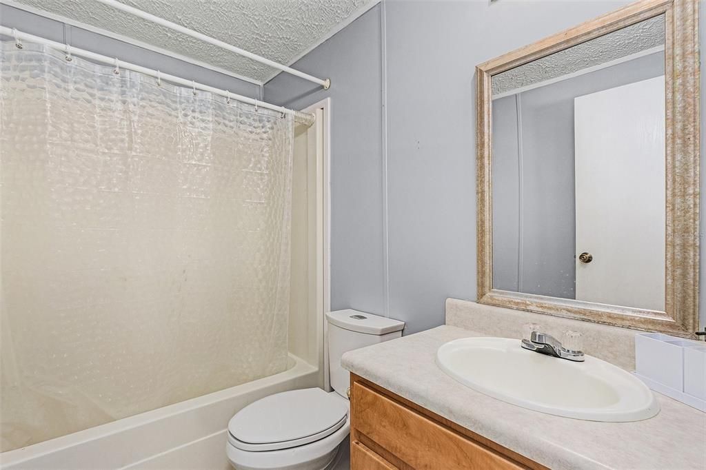 Active With Contract: $169,900 (3 beds, 2 baths, 1344 Square Feet)