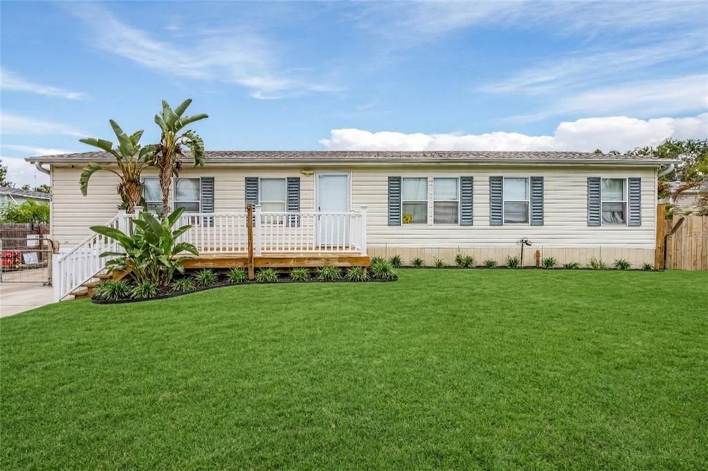 Active With Contract: $169,900 (3 beds, 2 baths, 1344 Square Feet)
