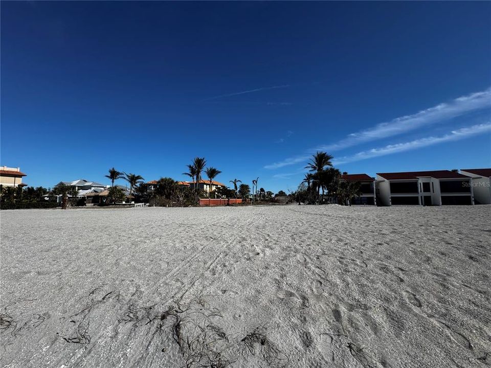 На продажу: $4,050,000 (1.02 acres)