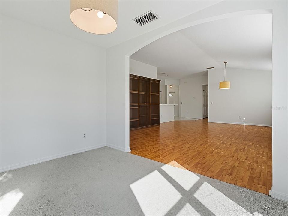 Active With Contract: $315,000 (2 beds, 2 baths, 1522 Square Feet)