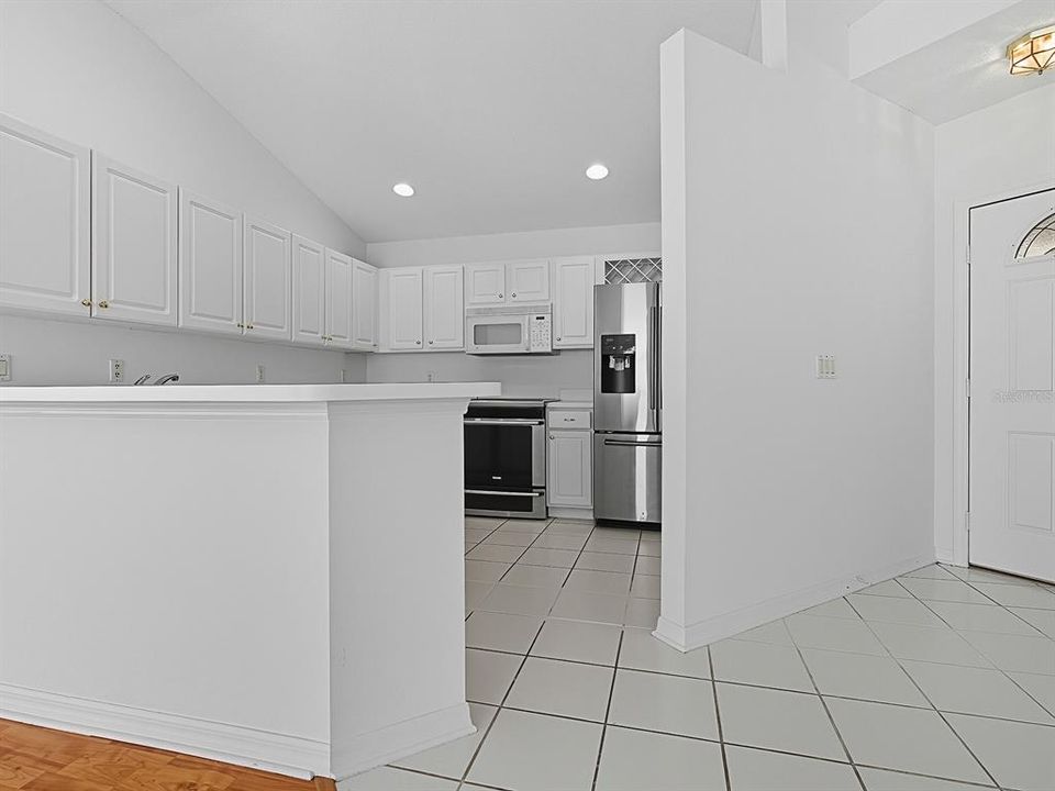 Active With Contract: $315,000 (2 beds, 2 baths, 1522 Square Feet)