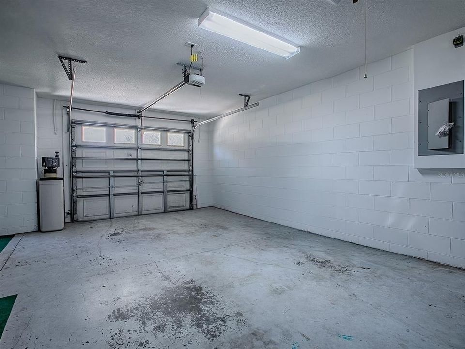 Active With Contract: $315,000 (2 beds, 2 baths, 1522 Square Feet)