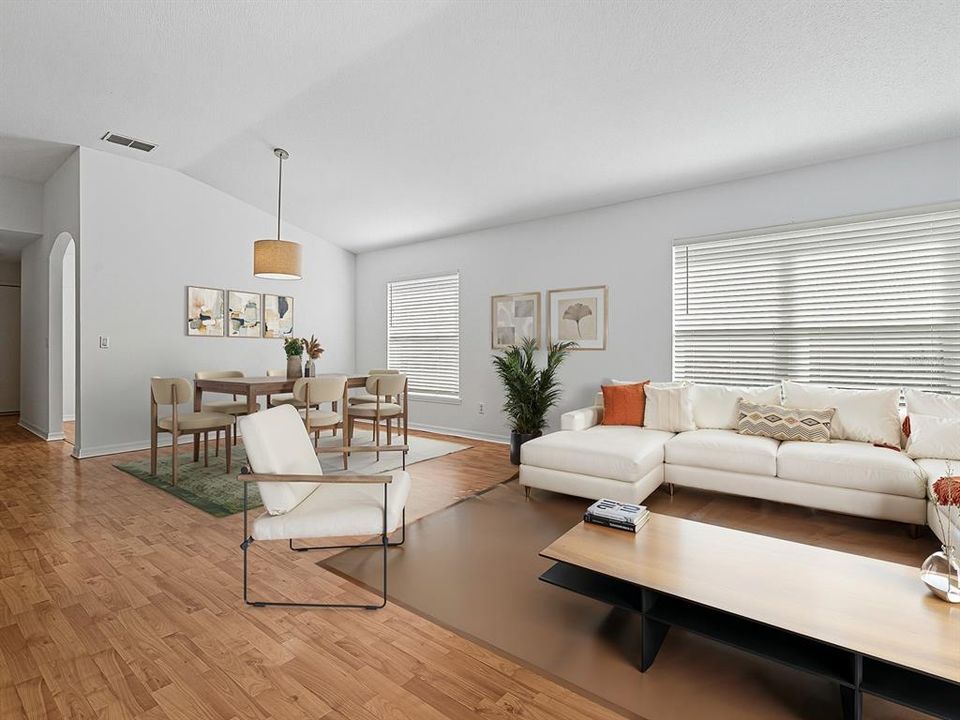 Active With Contract: $315,000 (2 beds, 2 baths, 1522 Square Feet)