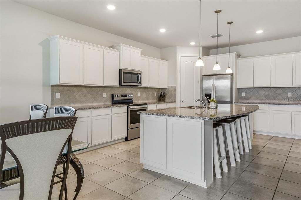 For Sale: $449,000 (4 beds, 2 baths, 2484 Square Feet)