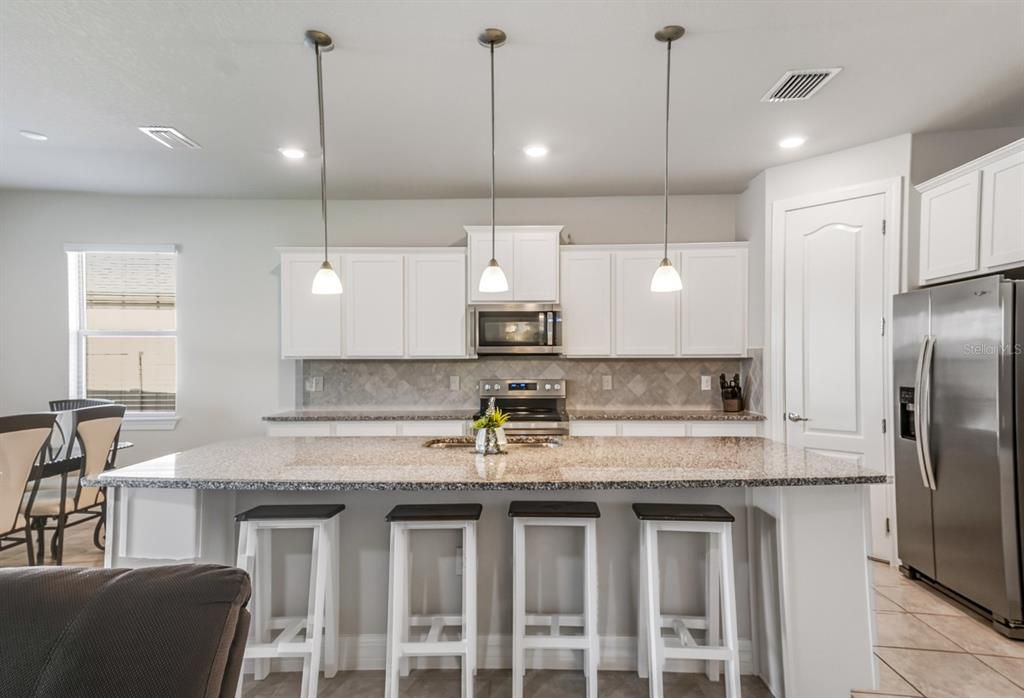 For Sale: $449,000 (4 beds, 2 baths, 2484 Square Feet)