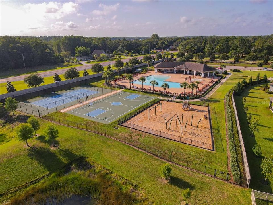 For Sale: $449,000 (4 beds, 2 baths, 2484 Square Feet)