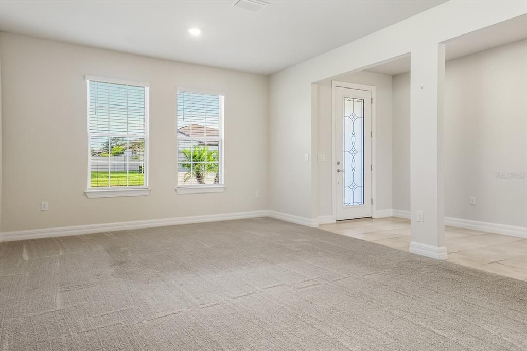 For Sale: $449,000 (4 beds, 2 baths, 2484 Square Feet)