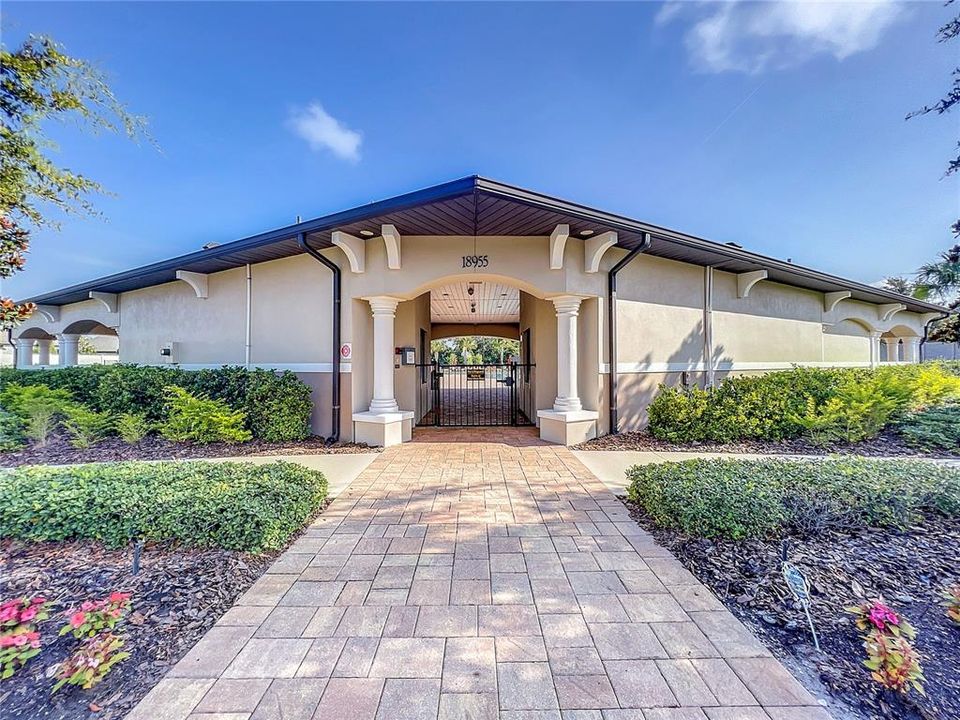 For Sale: $449,000 (4 beds, 2 baths, 2484 Square Feet)