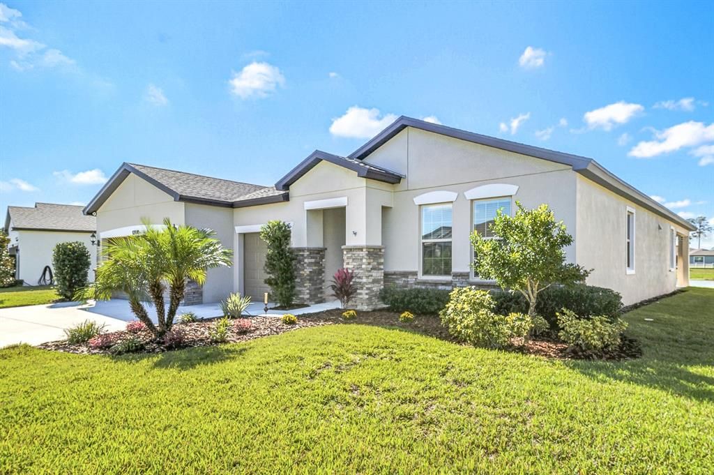 For Sale: $449,000 (4 beds, 2 baths, 2484 Square Feet)