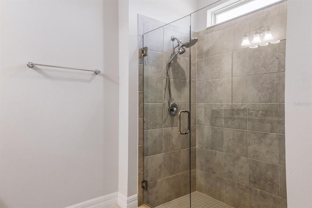 For Sale: $449,000 (4 beds, 2 baths, 2484 Square Feet)