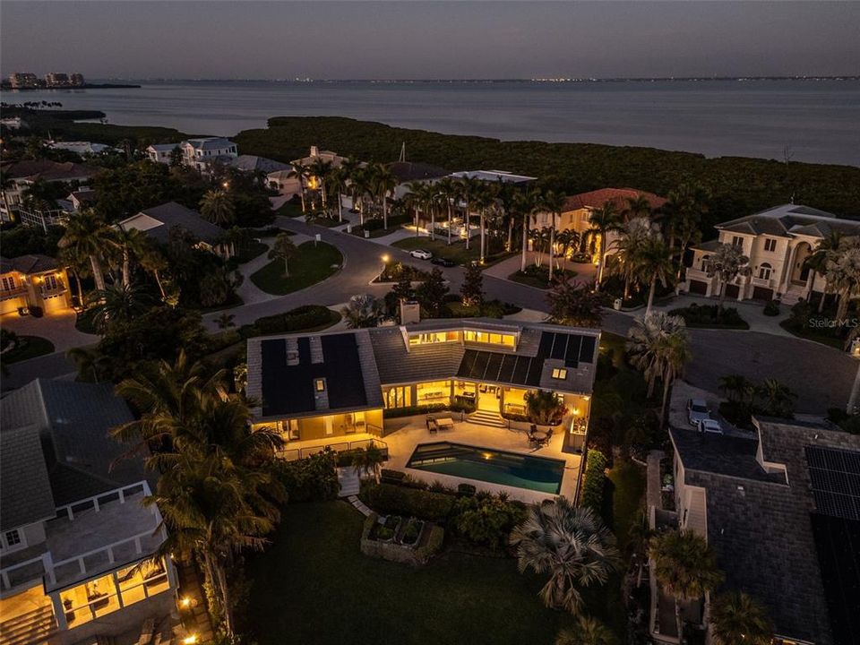 На продажу: $4,550,000 (4 спален, 3 ванн, 4209 Квадратных фут)