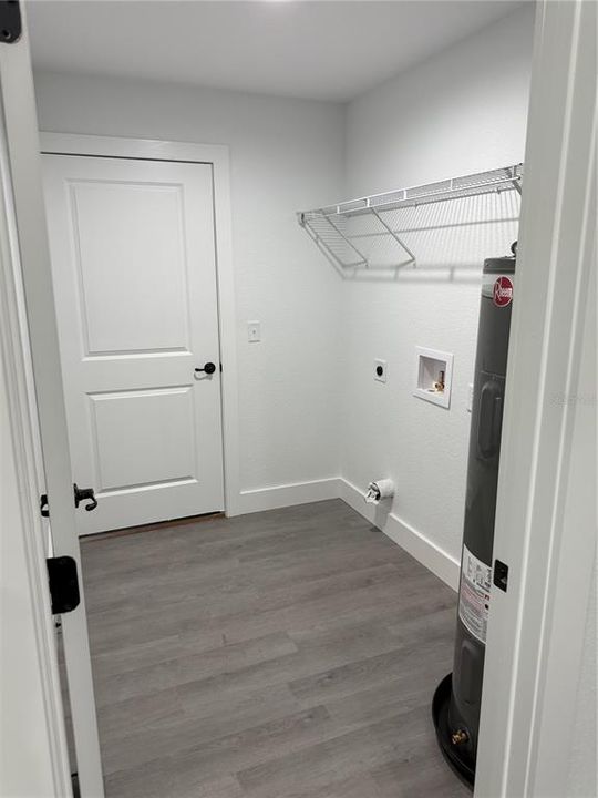 For Sale: $214,900 (3 beds, 2 baths, 1047 Square Feet)