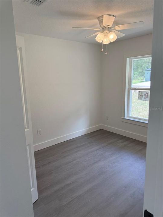 For Sale: $214,900 (3 beds, 2 baths, 1047 Square Feet)