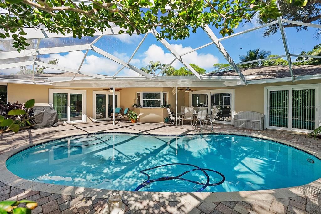 For Sale: $725,000 (4 beds, 3 baths, 2222 Square Feet)