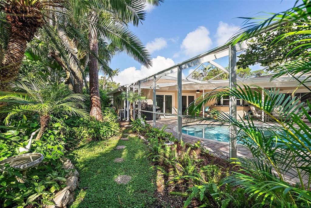 For Sale: $725,000 (4 beds, 3 baths, 2222 Square Feet)